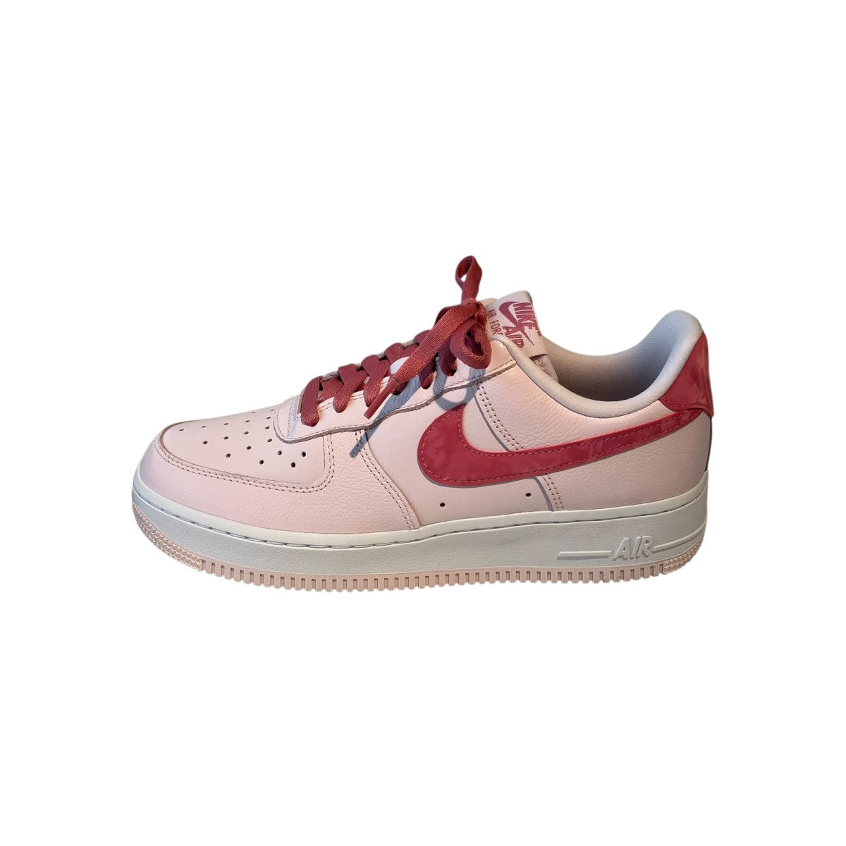 Air Force 1 Low Valentine’s DayスニーカーIQ8755-600