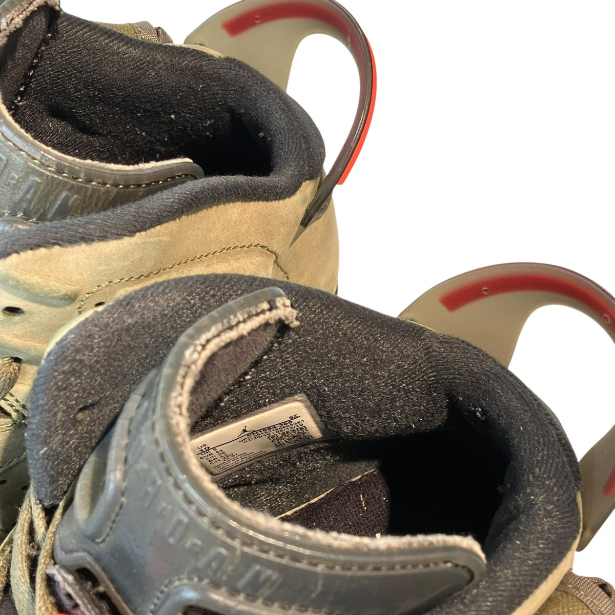 Air Jordan 6 Retro Medium OliveハイカットスニーカーCN1084-200