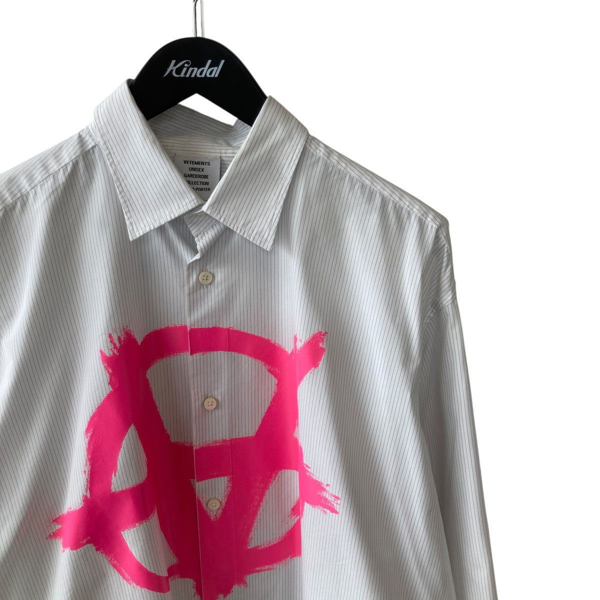 VETEMENTS ANARCHY LOGO SHIRTストライプシャツUA52SH550P 古着・中古-3枚目のアイテム画像