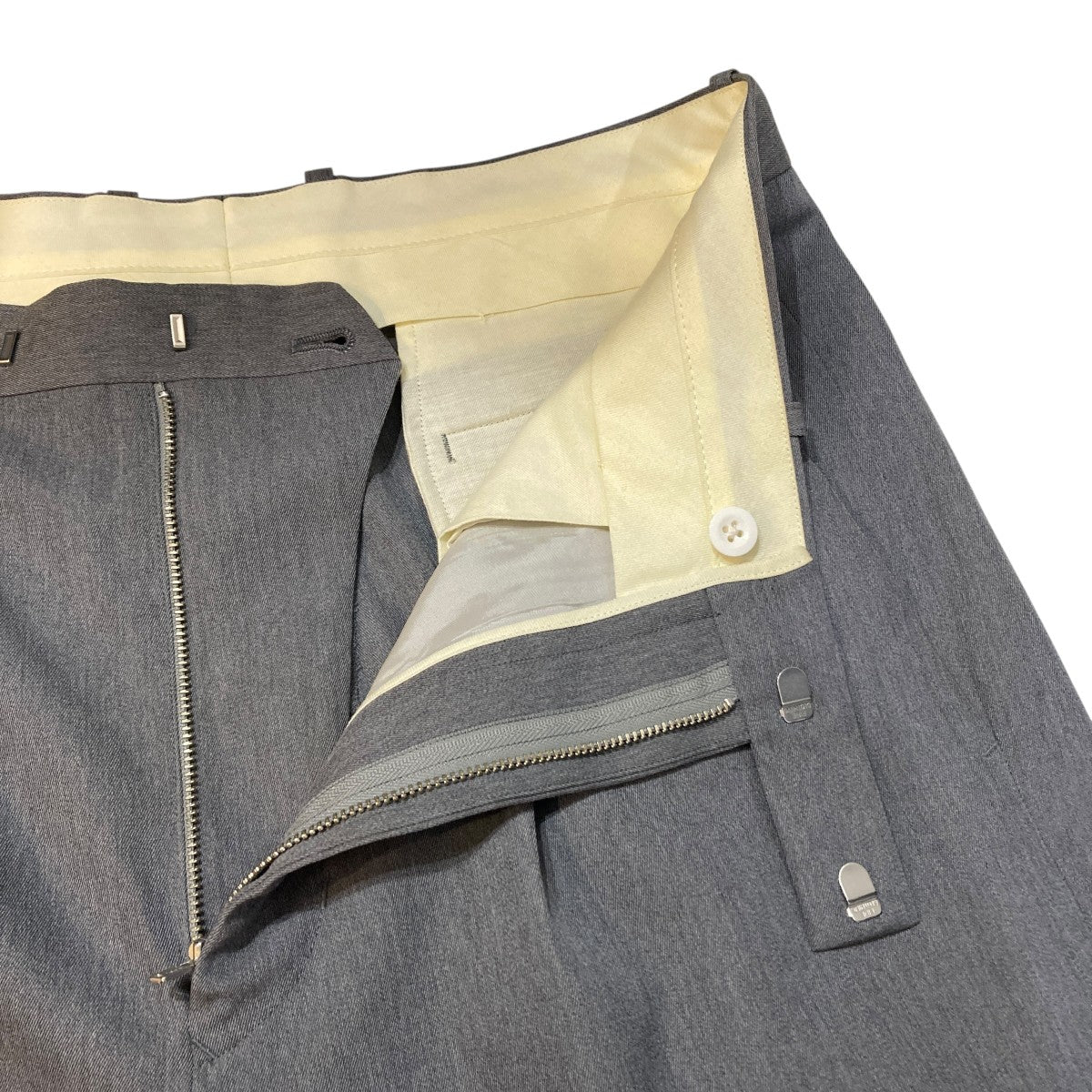Wool gabardine wide-leg trousersスラックス5124-83541