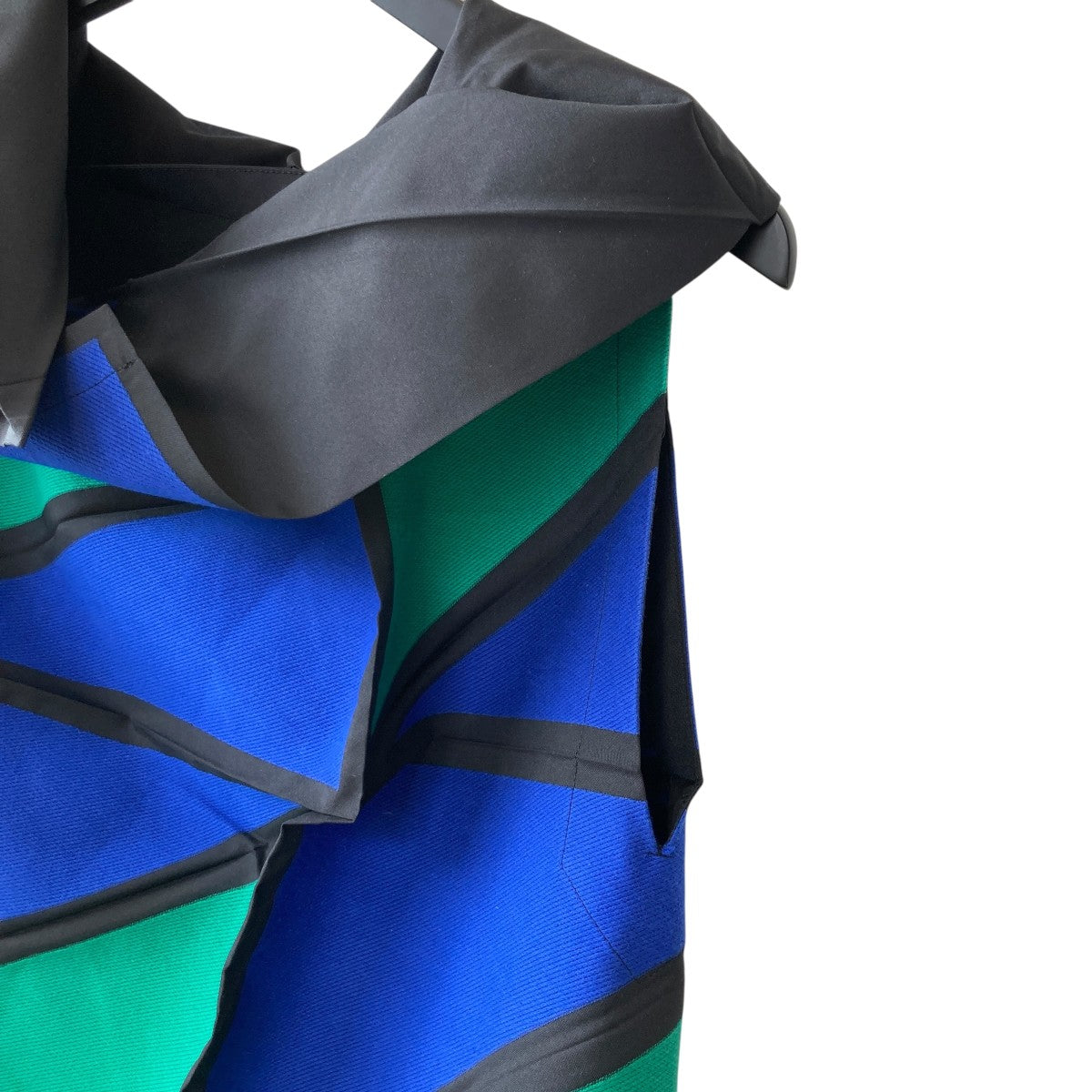 132 5． ISSEY MIYAKE 折り紙ノースリーブトップスil11fj521 古着・中古-3枚目のアイテム画像