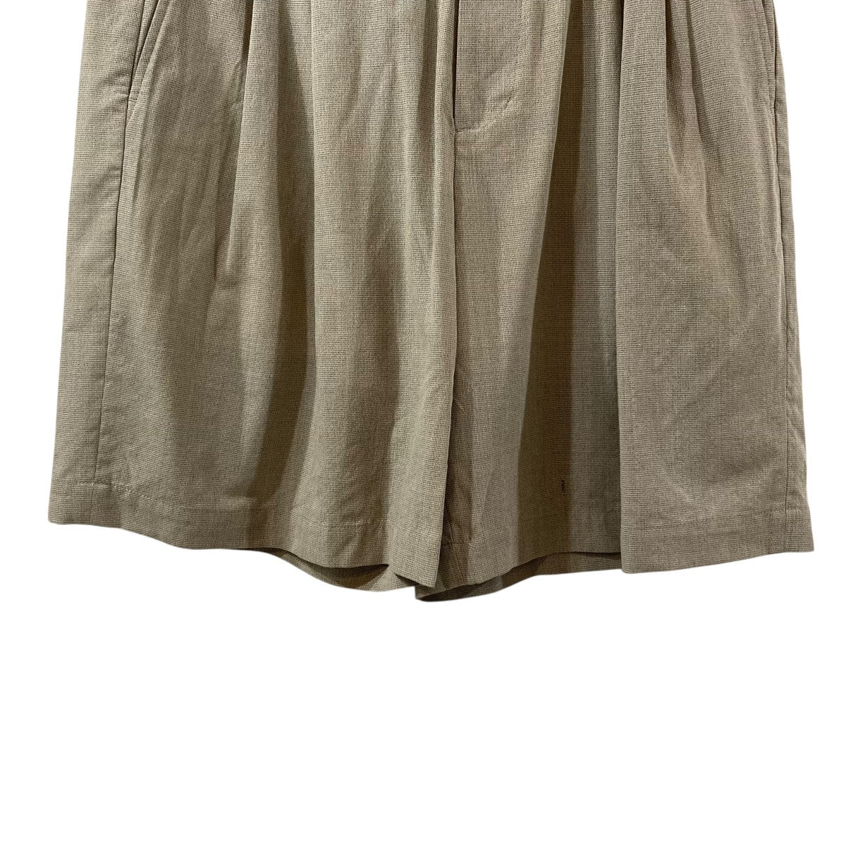 TWO TUCKS WIDE SHORTSハーフパンツIH25SS-P031-NDC