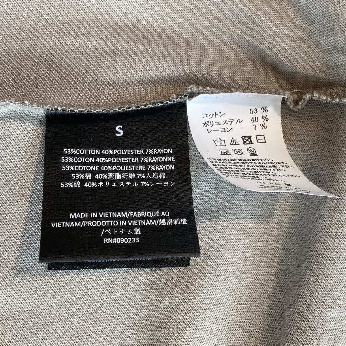 SIGNATURE ESSENTIAL TEETシャツ