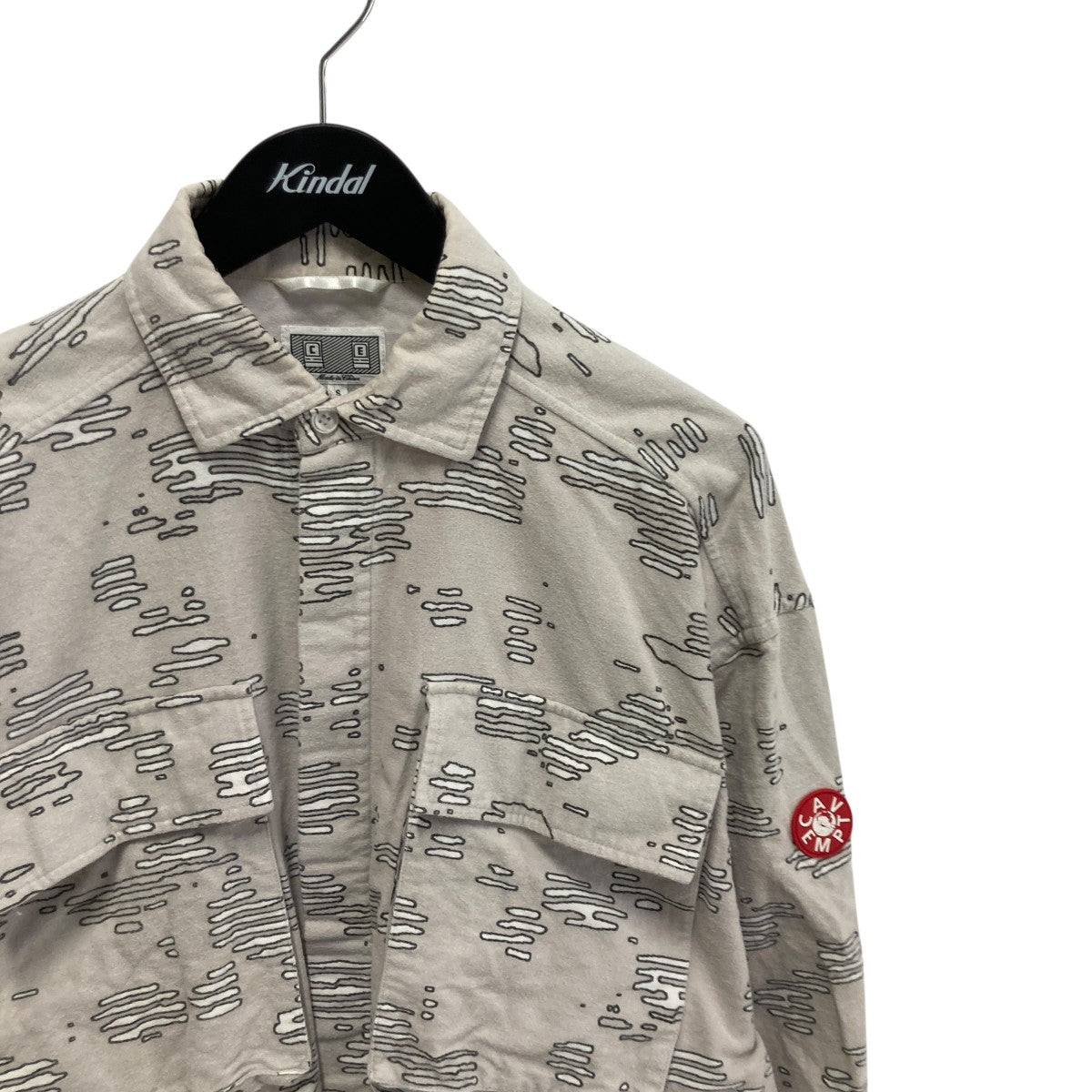 総柄シャツ