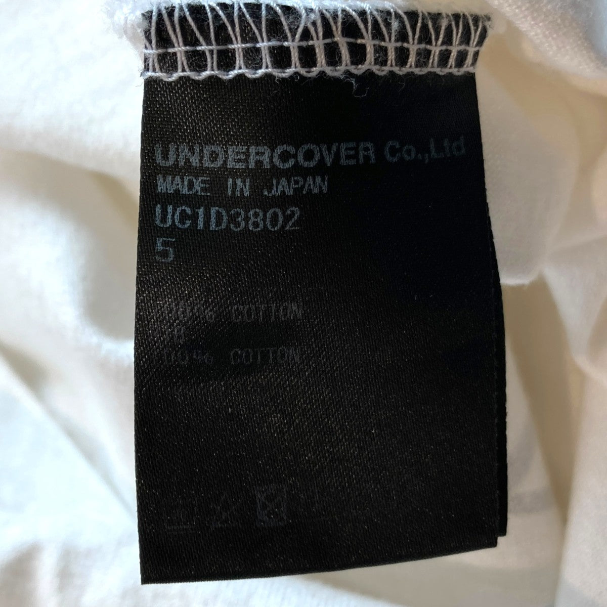 TシャツUC1D3802