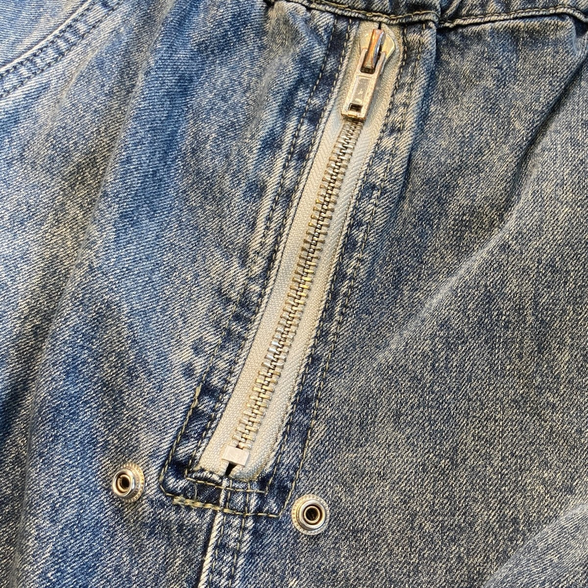 デニムパンツ