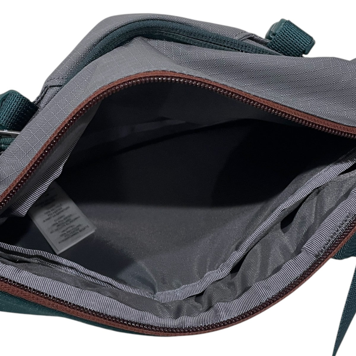 25AW ボディバッグ Atom Sling 8L アトムスリング 8リットル 48262FA25