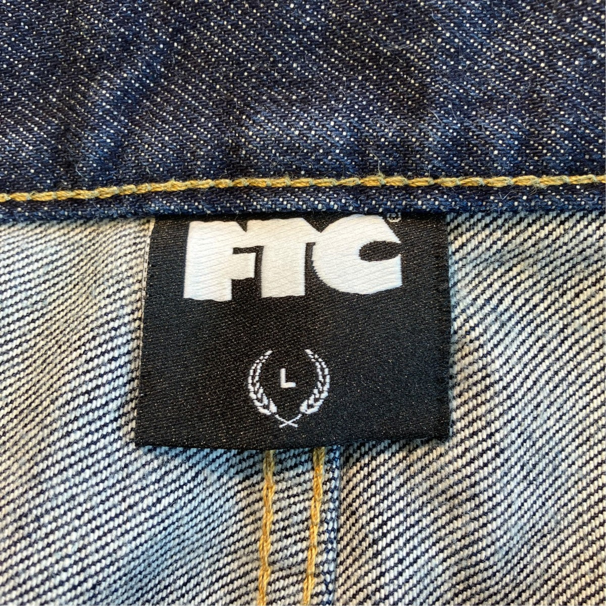 デニムパンツ