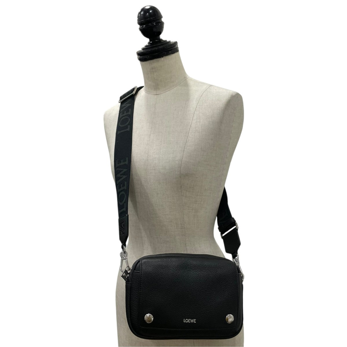 LOEWE(ロエベ) ペブル メッセンジャーショルダーバッグ ブラック