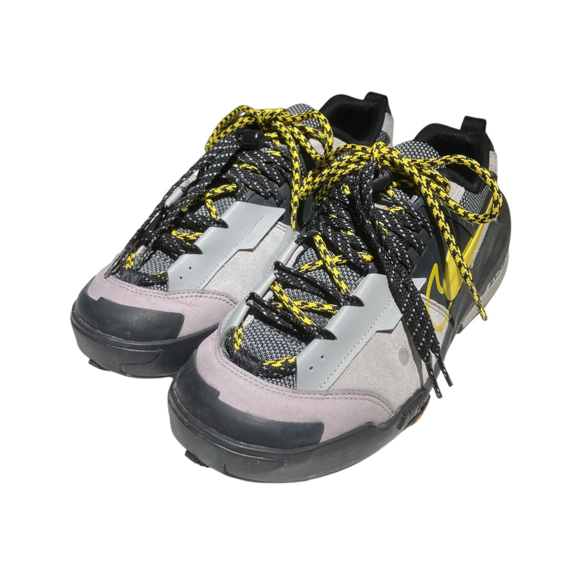 NIKE×sacai Zegamadome Matte SilverスニーカーHQ8618-002 古着・中古-1枚目のアイテム画像