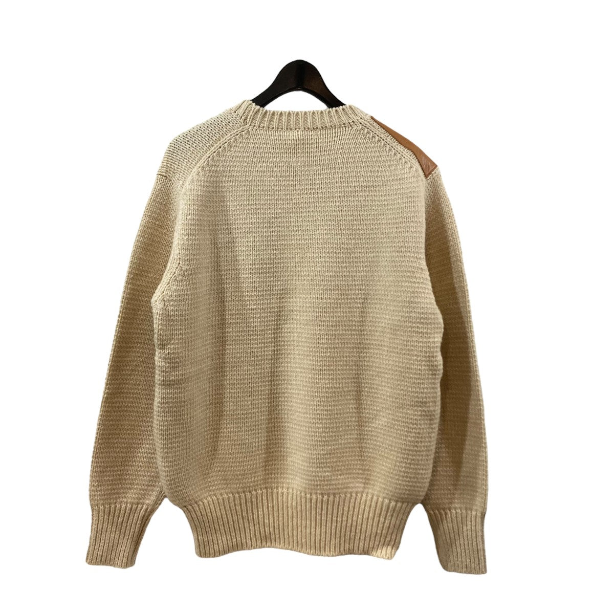 MAATEE＆SONS(マーティーアンドサンズ) LEATER PATCH P O SWEATER レザーパッチカシミヤクルーネックニット セーター  MT3303-0114 MT3303-0114 ベージュ×ブラウン サイズ 3｜【公式】カインドオルオンライン ブランド古着・中古通販【kindal】