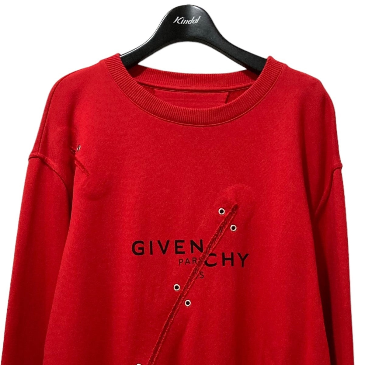 GIVENCHY(ジバンシィ) FELPA IN COTONE CONDETTAGLI DI METALLO ダメージ加工クルーネックスウェット  BMJ0CR3Y6V BMJ0CR3Y6V レッド サイズ M｜【公式】カインドオルオンライン ブランド古着・中古通販【kindal】