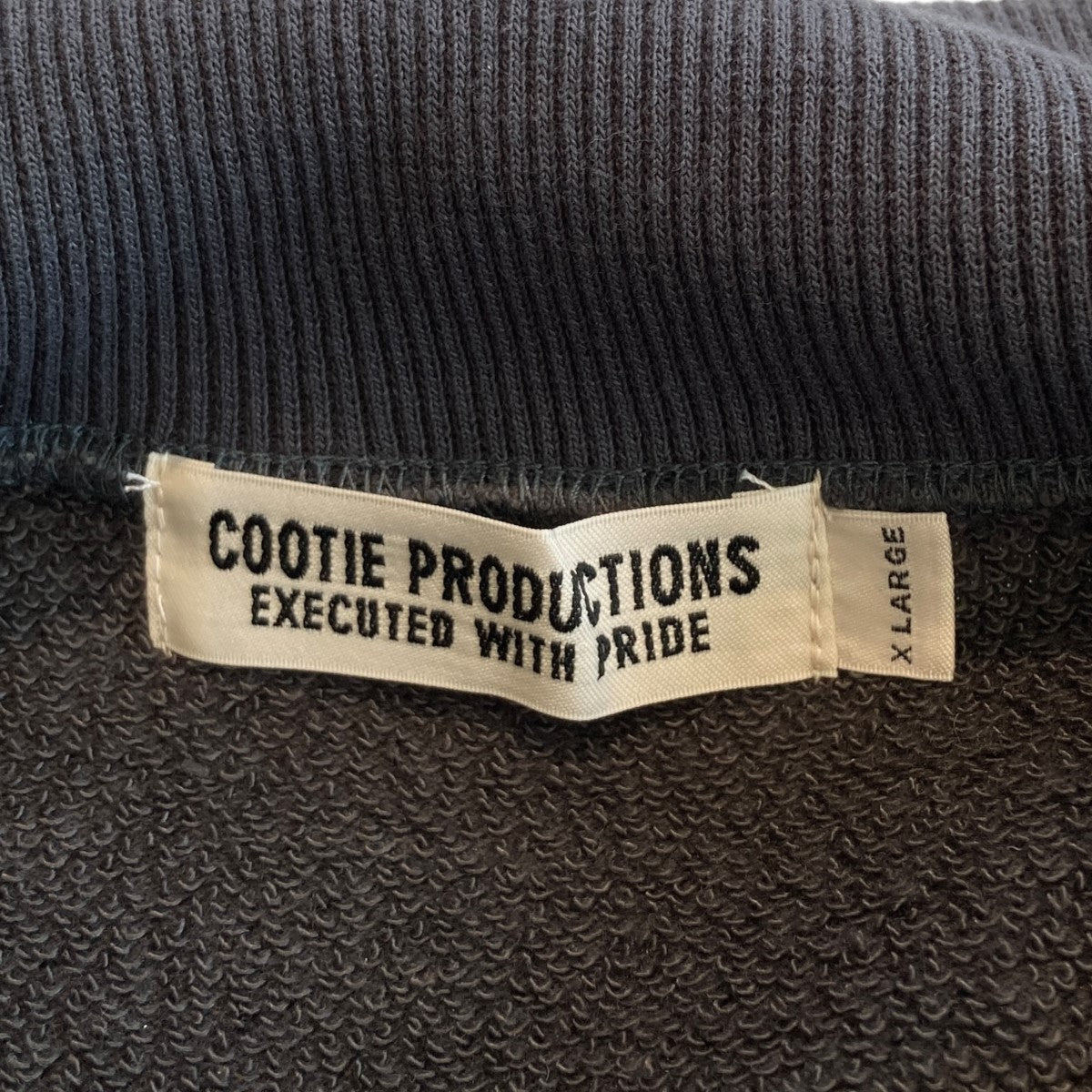 クーティーの23AW Dry Tech Sweat Half Zip Pullover ハーフジップスウェットトレーナーです。 COOTIE トップス 古着・中古アイテム