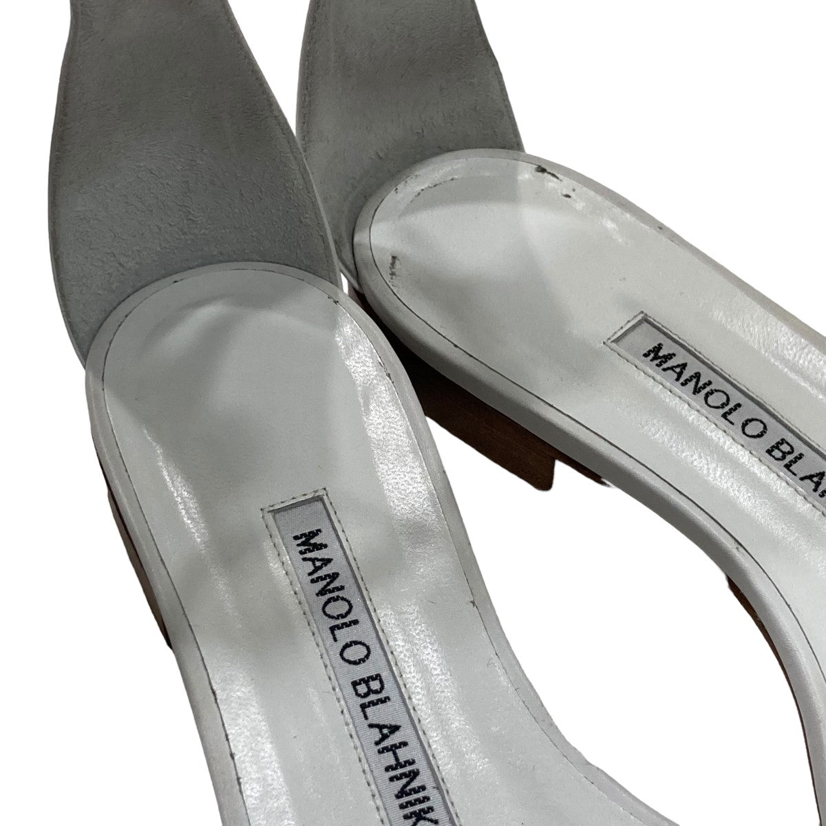 Manolo Blahnik(マノロブラニク) RESSATAFLAT アンクルストラップ 