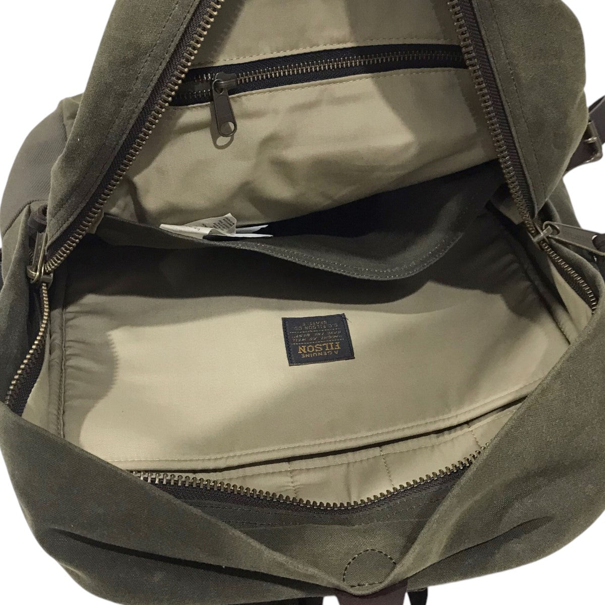 FILSON(フィルソン) オイルドバックパック JOURNEYMAN BACKPACK ジャーニーマン バックパック  グリーン｜【公式】カインドオルオンライン ブランド古着・中古通販【kindal】