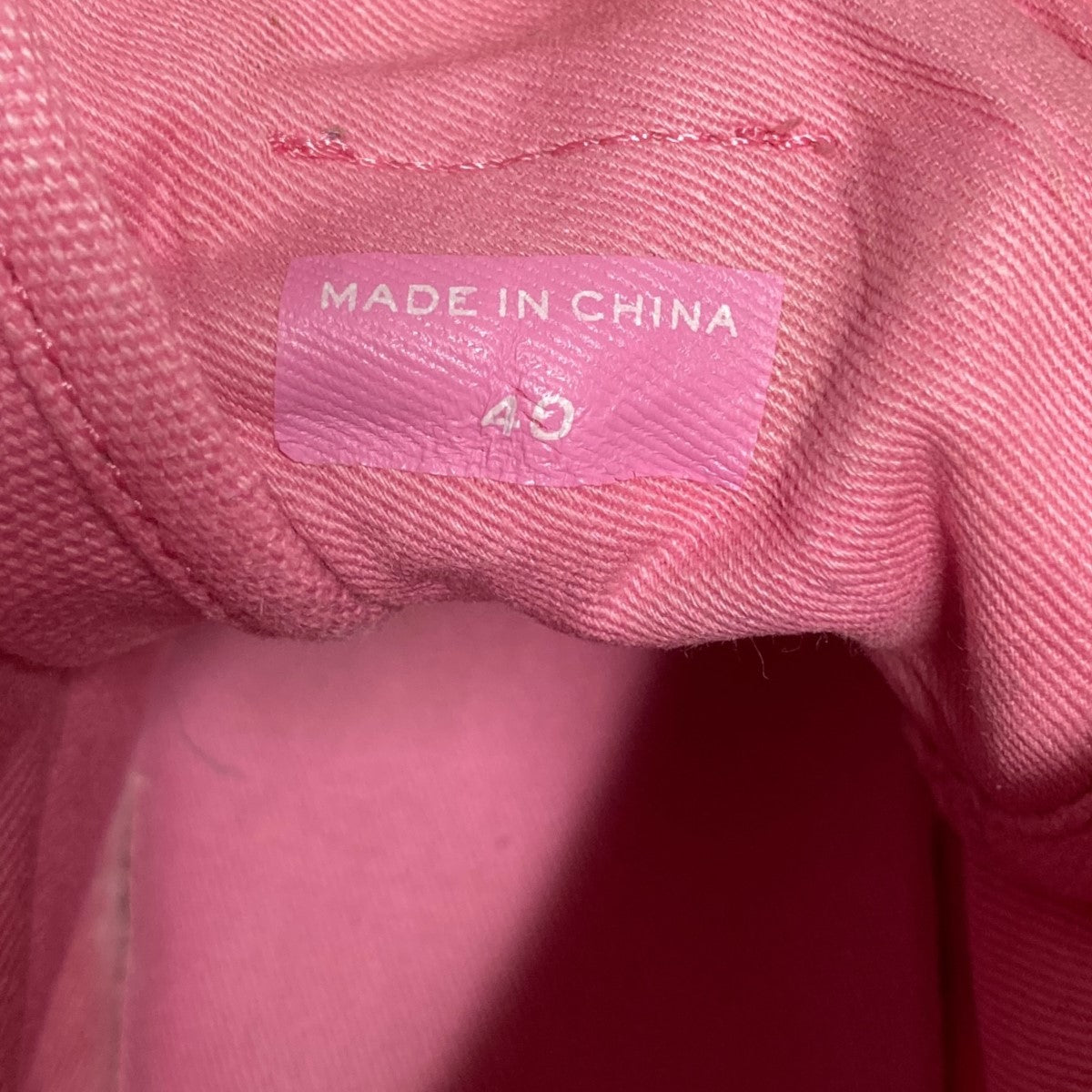 マークジェイコブスのThe High Top Sneakers ハイカットスニーカー 2S4FSN023F02です。 MARC JACOBS シューズ 古着・中古アイテム