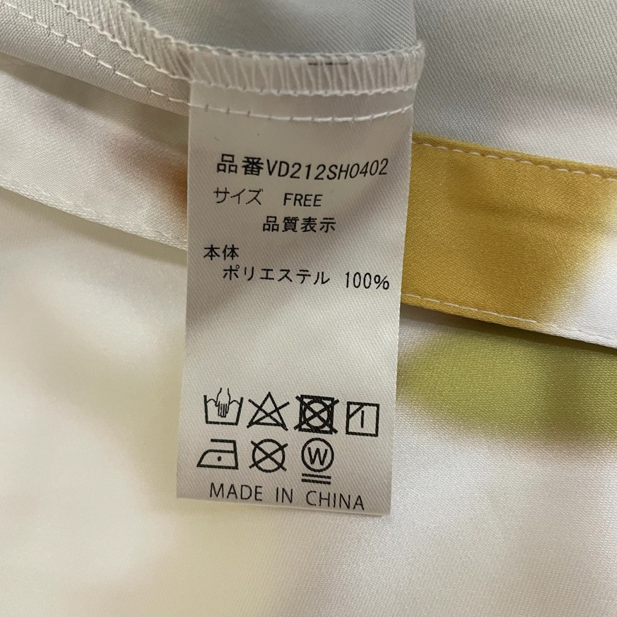 サテン半袖シャツVD212SH0402