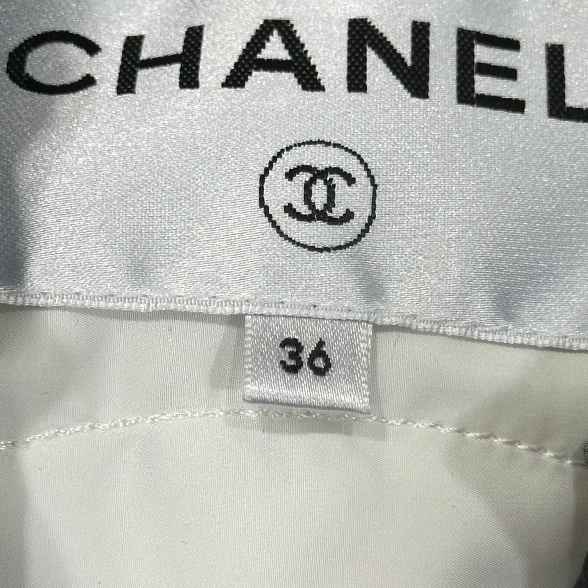 CHANEL(シャネル) エンボスロボリボン付きダウンジャケット
