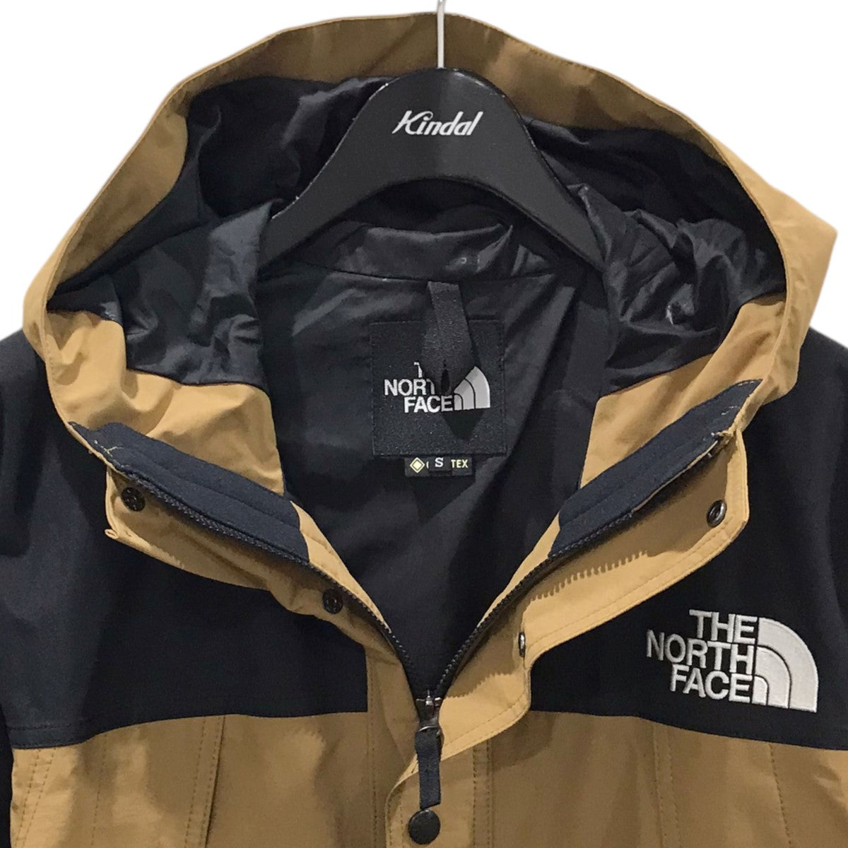 THE NORTH FACE(ザノースフェイス) マウンテンパーカー Mountain Light Jacket マウンテンライトジャケット  NP11834 NP11834 ベージュ・ブラック サイズ S｜【公式】カインドオルオンライン ブランド古着・中古通販【kindal】