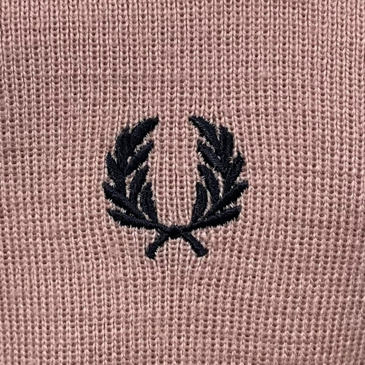 アウトレットFred Perryフレッドペリー新品ニット FRED PERRY(フレッドペリー) バイカラーニットセーター K6107