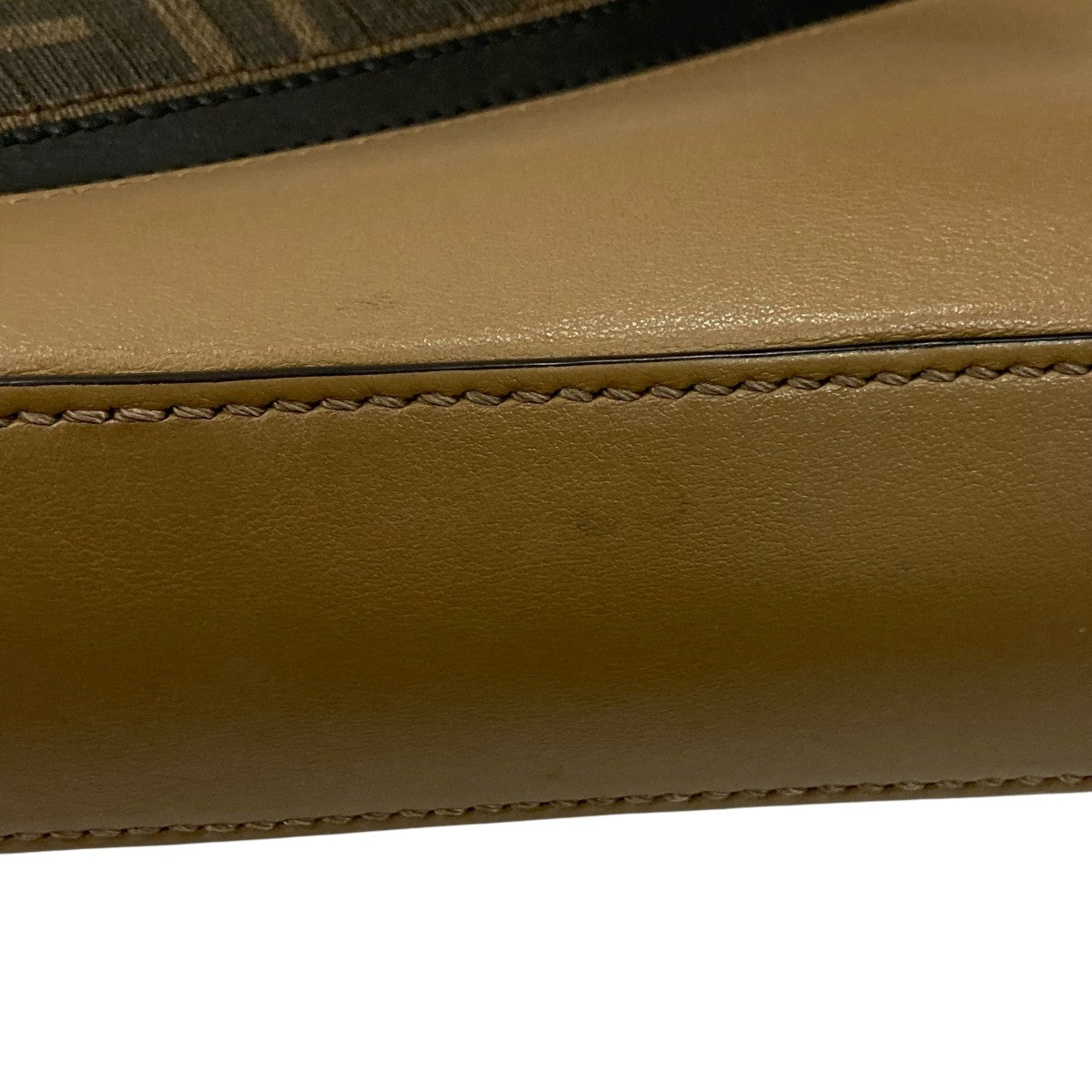 FENDI(フェンディ) ダイアゴナルカメラケース 7M0286 7M0286