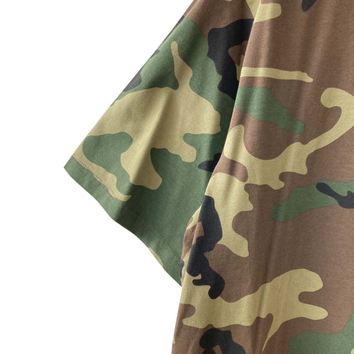【Supreme】 25ss ／ small box ／ M／迷彩 Tシャツ Supreme(シュプリーム) 25SSsmall box tee camoカモスモール