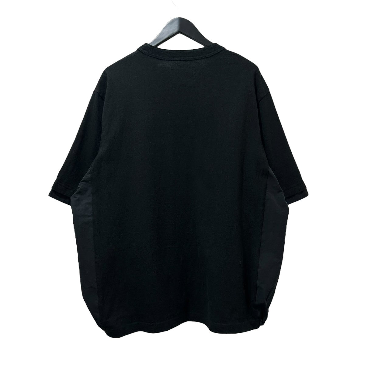 【人気デザイン】sacai Tシャツ 2 黒 パネル切替 ドローストリング裾 sacai(サカイ) ナイロン切替半袖Tシャツ 22-02872M 22-02872M