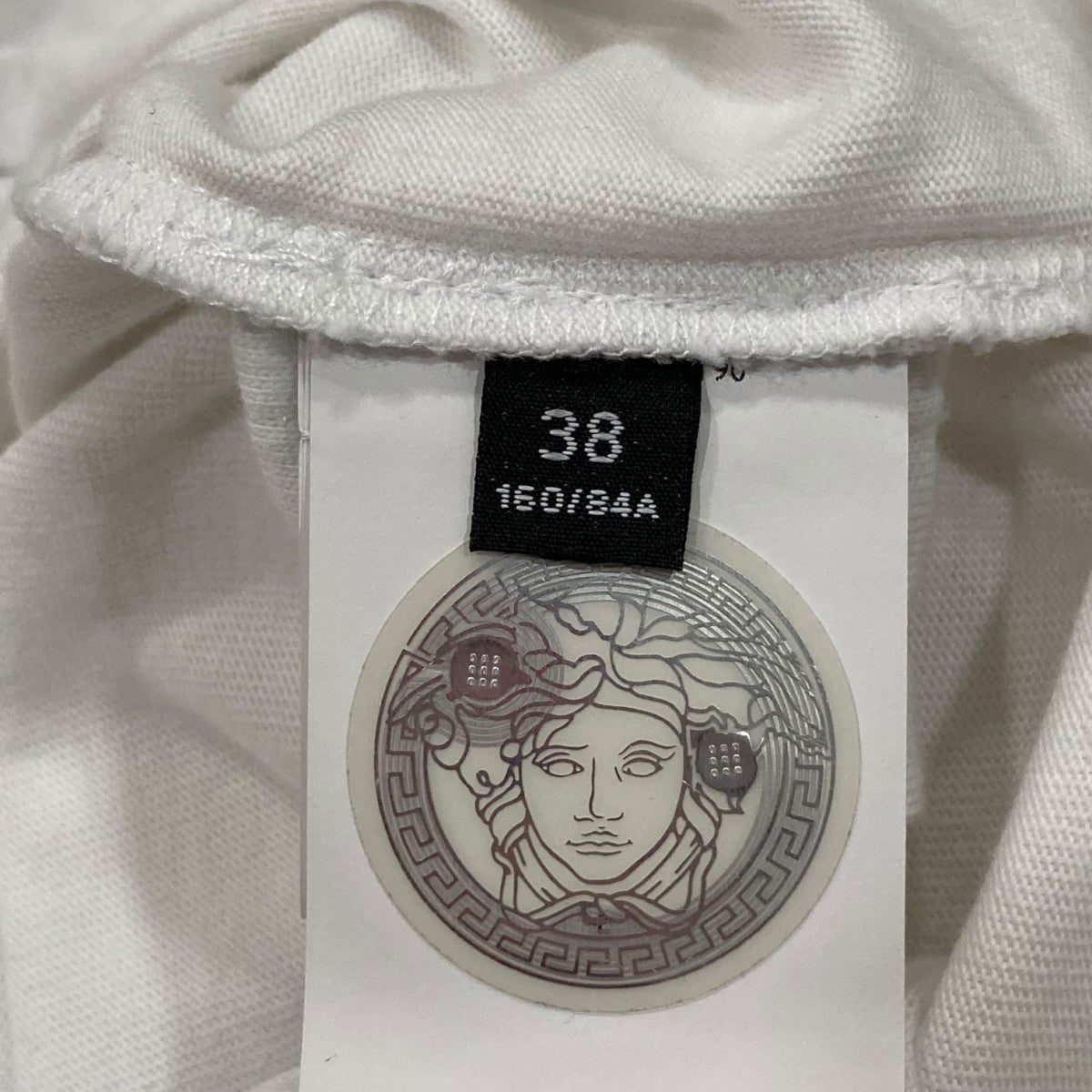 ヴェルサーチ VERSACE クロップドTシャツ 1011331 ホワイト サイズ：38 VERSACE(ヴェルサーチ) クロップドTシャツ1011331 1011331