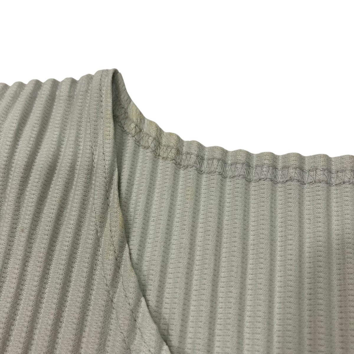 HOMME PLISSÉ ISSEY MIYAKE 長袖カットソー オリーブ HOMME PLISSÉ ISSEY MIYAKE 長袖カットソー オリーブ HOMME