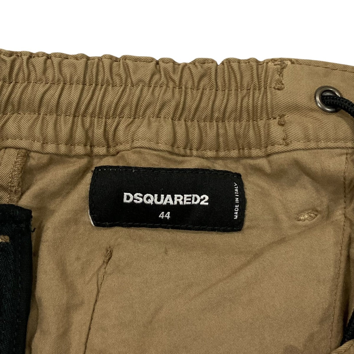 DSQUARED2ペイントスプラッシュ ベージュショートパンツ DSQUARED2ペイントスプラッシュ ベージュショートパンツ