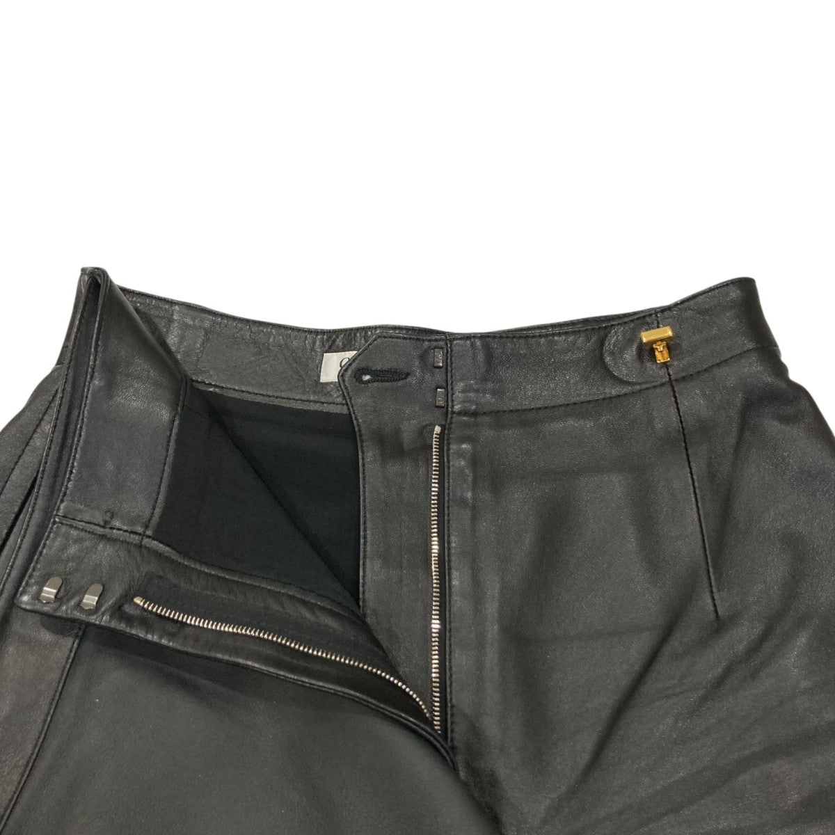 Christian Dior(クリスチャンディオール) CDバックル レザーショート