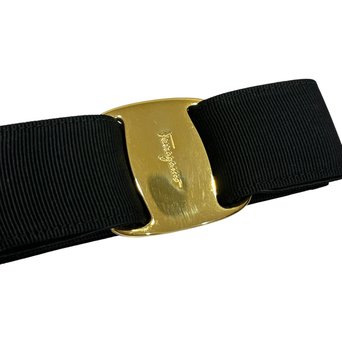Salvatore Ferragamo(サルヴァトーレフェラガモ) ヴァラリボン