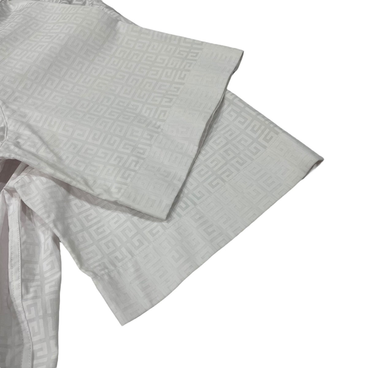 【美品】GIVENCHY ホワイト 半袖シャツ　サイズ38 GIVENCHY Paris shirt in cotton in - white | Givenchy US
