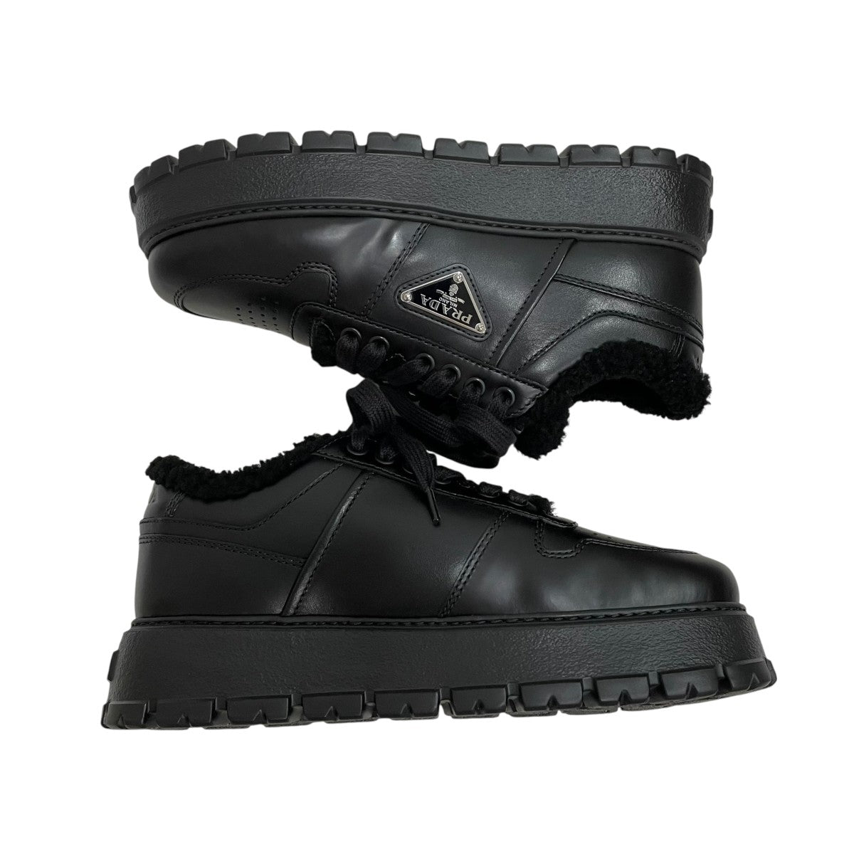 プラダ、ボアスニーカー プラダ(PRADA)プラダ トライアングルロゴ ボア スニーカー 靴