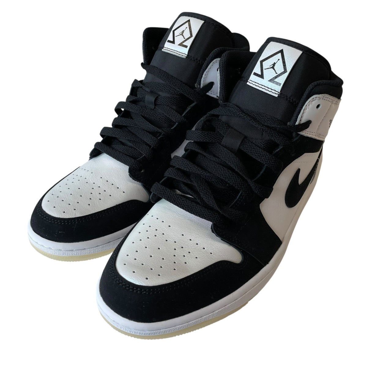 NIKE(ナイキ) Air Jordan 1 MidハイカットスニーカーDH6993-100