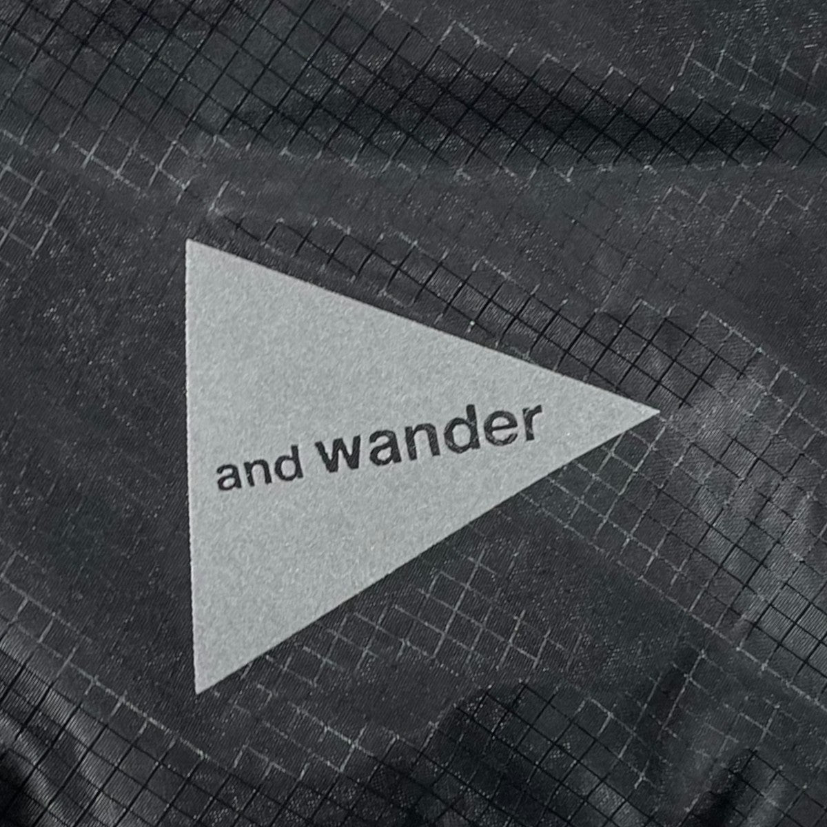 and wander コーデュラ ショルダーバッグ and wander アンドワンダー コーデュラロゴトートバッグ