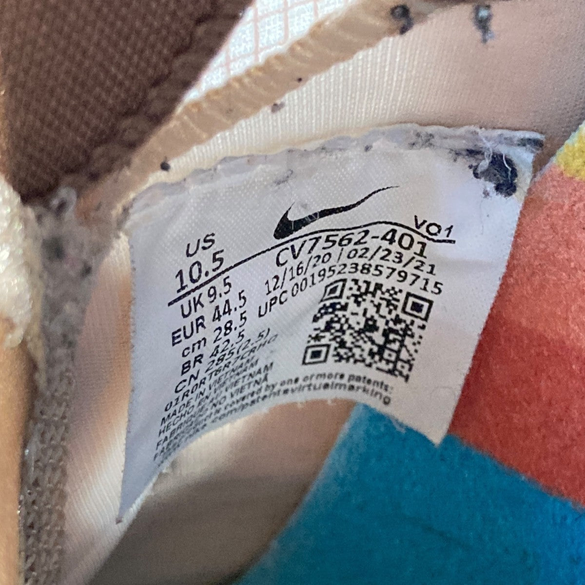 SPACE PLAYERS NIKE LEBRON 18 LOWハイカットスニーカーCV7562-401