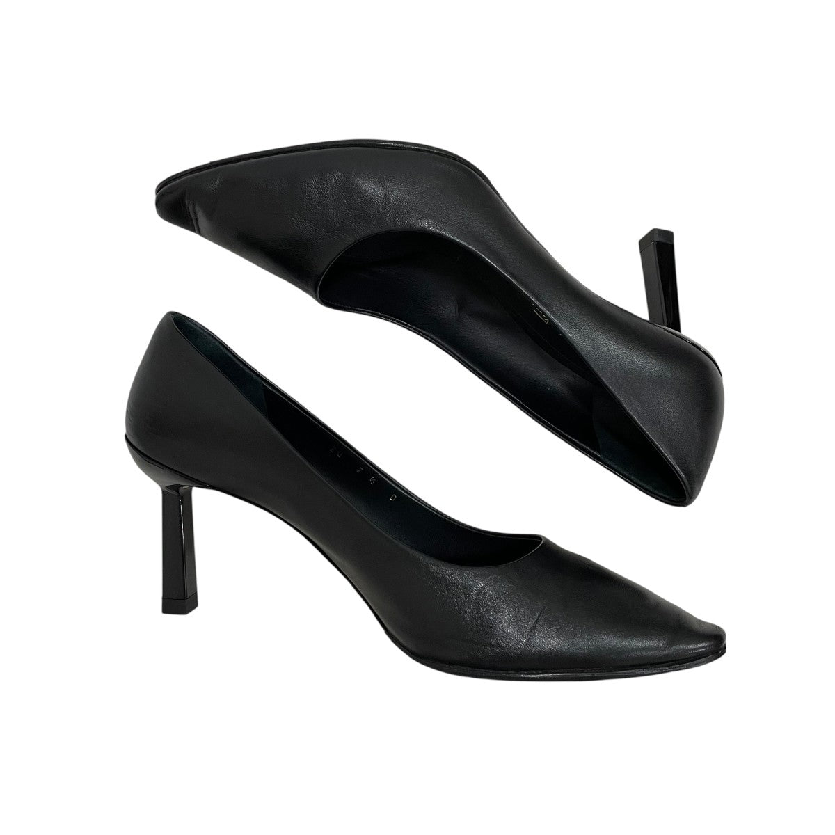 Salvatore Ferragamo 黒　パンプス　ヴァラ サイズUS7 Salvatore Ferragamo 黒 パンプス ヴァラ サイズUS7 ヴァラ