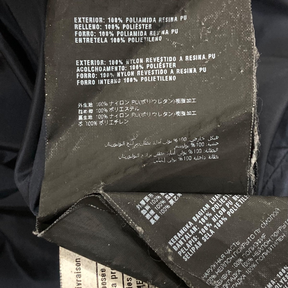 PRADA プラダ　ネイビー ベロア　フード付きジャケット　美品 PRADA プラダ ネイビー ベロア フード付きジャケット 美品 PRADA