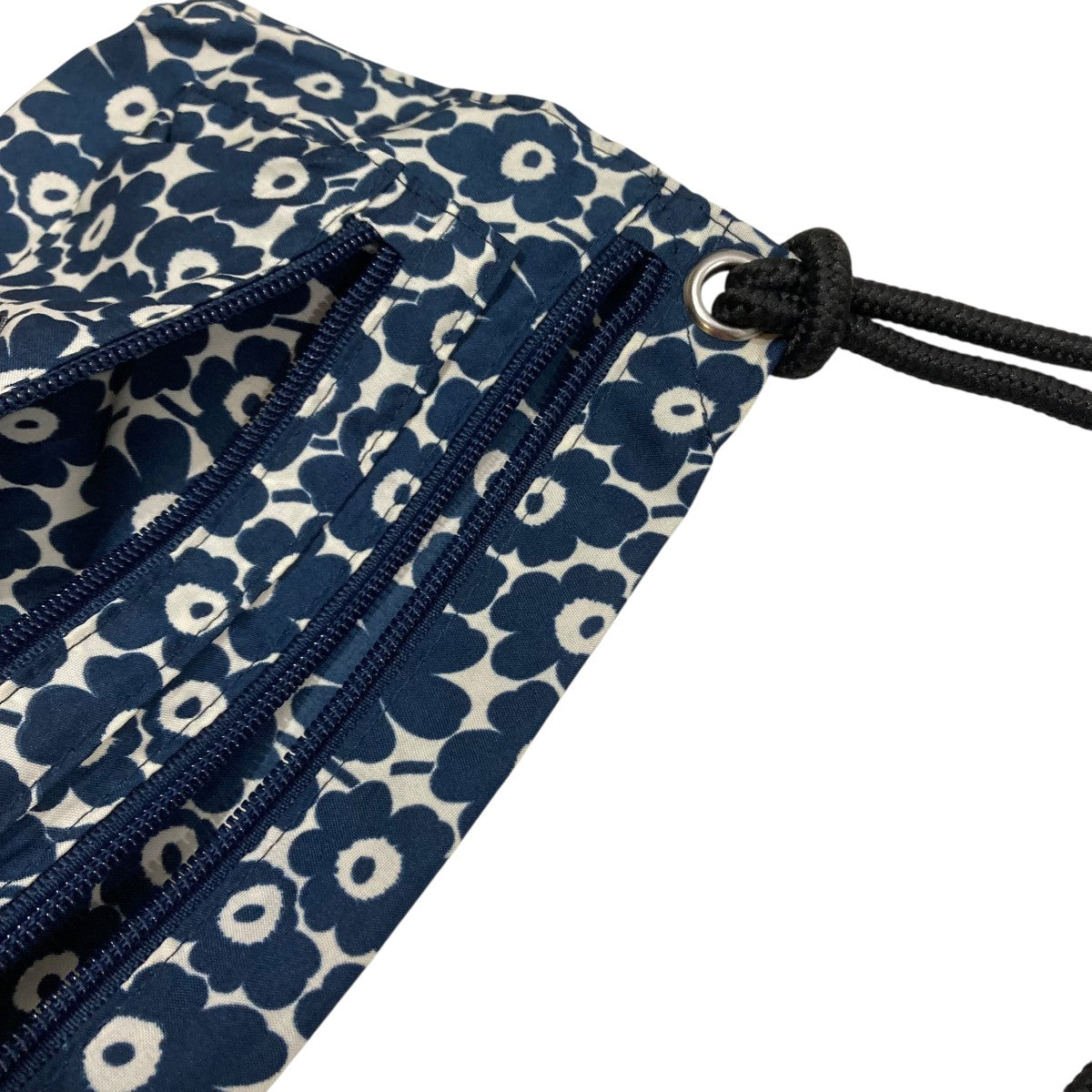 marimekko(マリメッコ) トラベルポーチ サコッシュ花柄