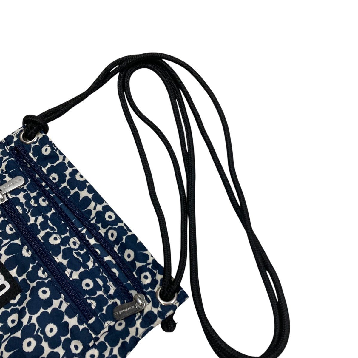 ◉新品未使用◉マリメッコ　marimekko トラベルポーチ　サコッシュ　希少 marimekko(マリメッコ) トラベルポーチ サコッシュ花柄