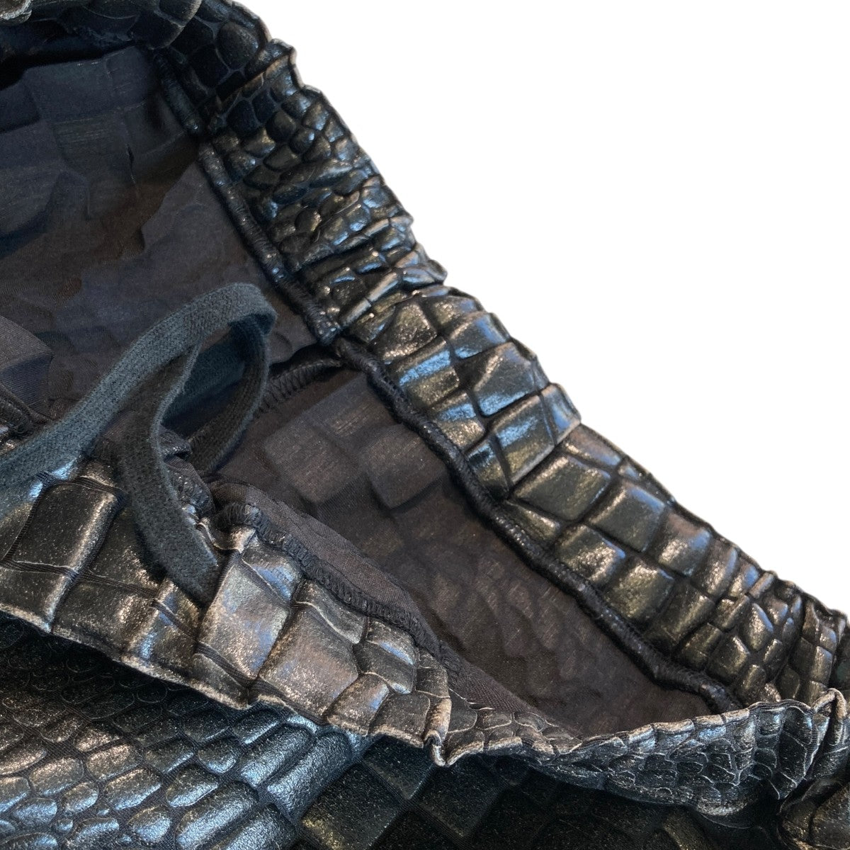 x*e様 コムデギャルソンオムプリュス　22aw クロコ型押しショートパンツ COMME des GARCONS HOMME PLUS(コムデギャルソンオムプリュス