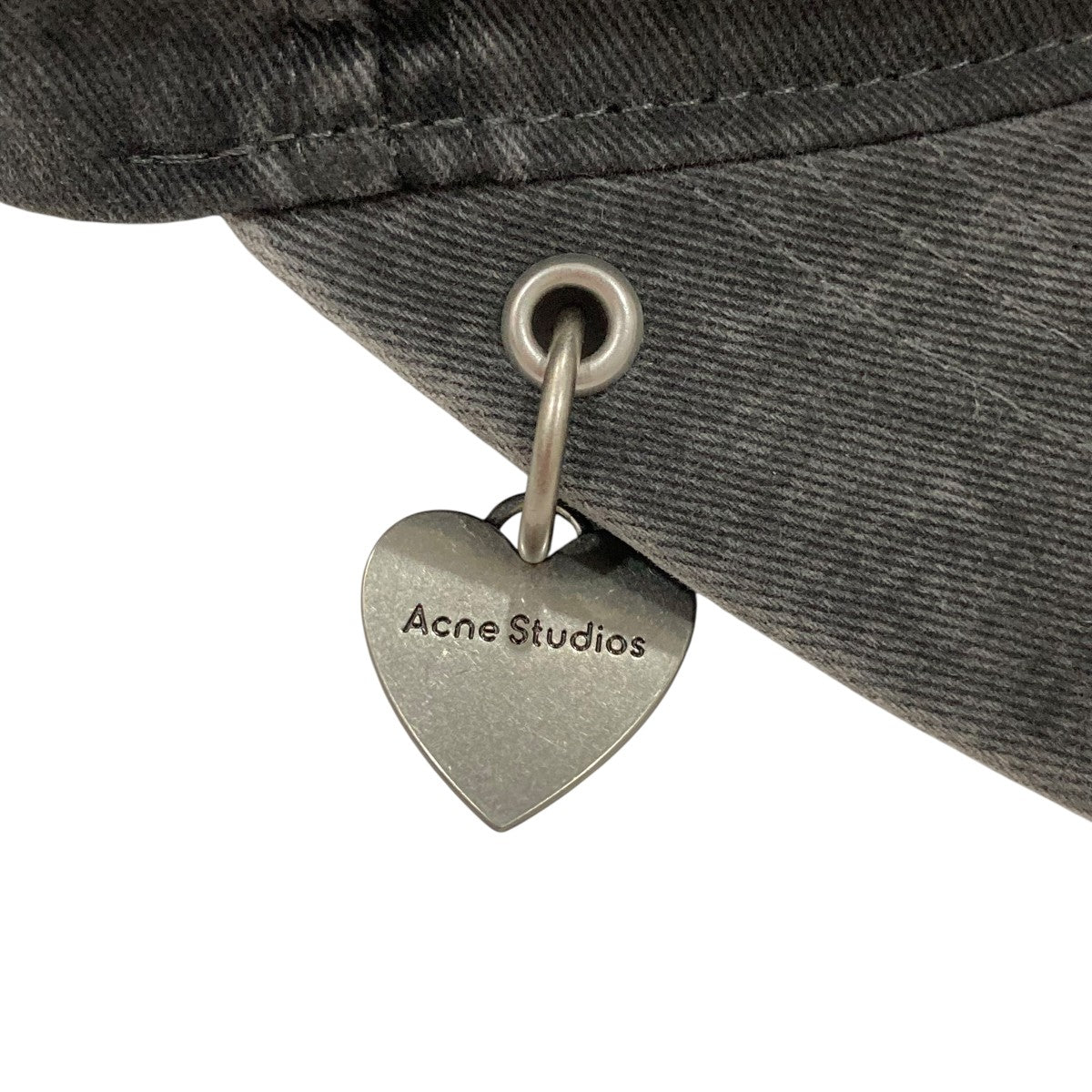 ACNE STUDIOS(アクネストゥディオズ) ペンダントツイルキャップFN-UX