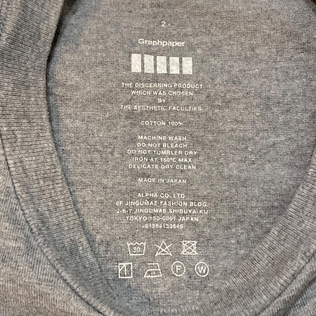 UネックTシャツ