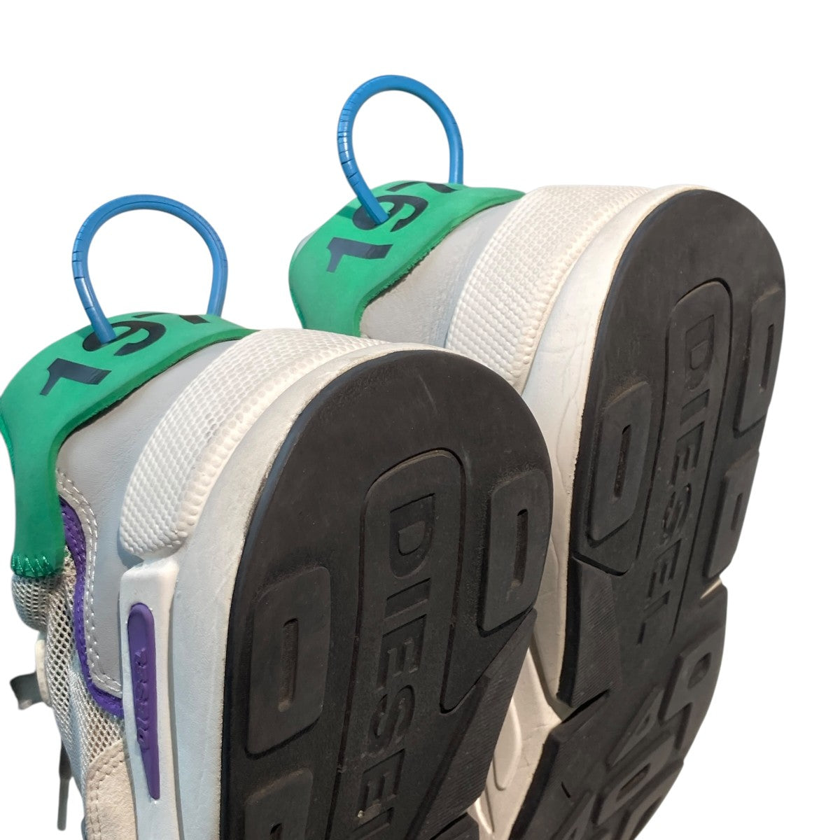 スニーカー