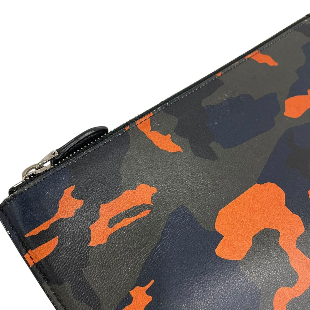 GIVENCHY 迷彩柄クラッチバッグTE1103 TE1103 ブラック×オレンジ