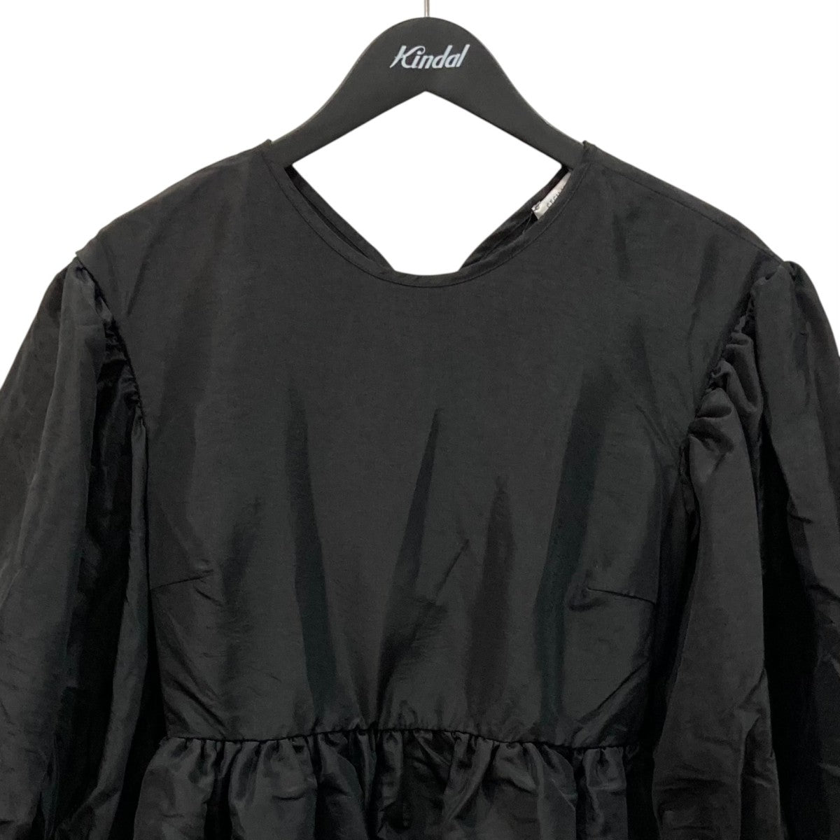 PUFF SLEEVE TOP WITH OPEN BACK DETAIL長袖ブラウス