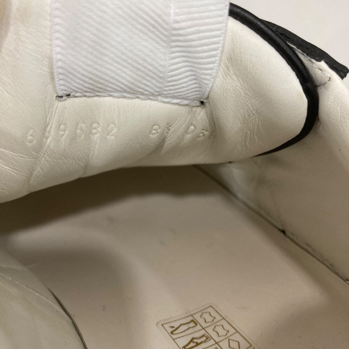 GUCCI GGエンボスローカットスニーカー669582 古着・中古-9枚目のアイテム画像