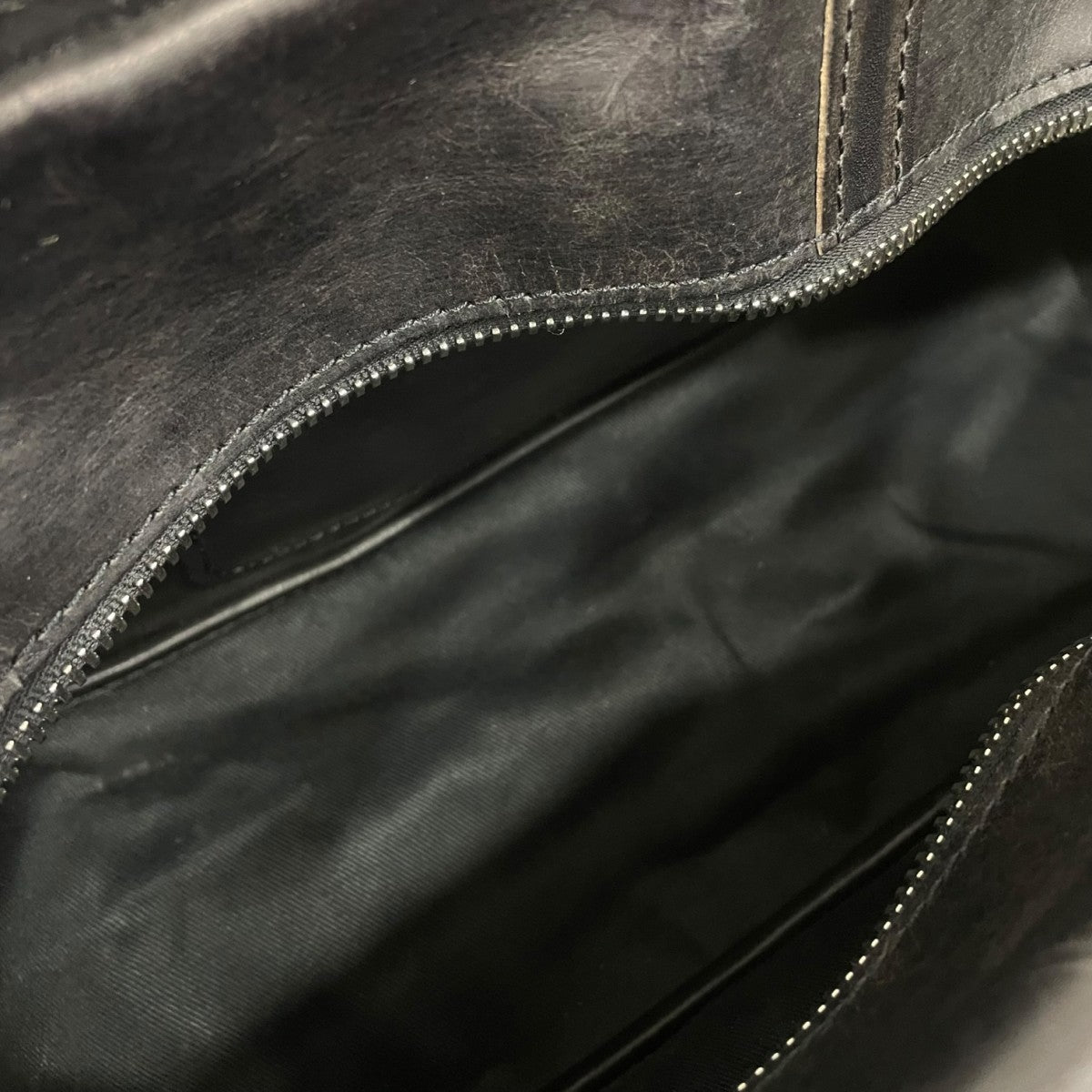 OUR LEGACY WORN BLACK LEATHERGREASER レザーショルダーバッグA2218PVB 古着・中古-5枚目のアイテム画像