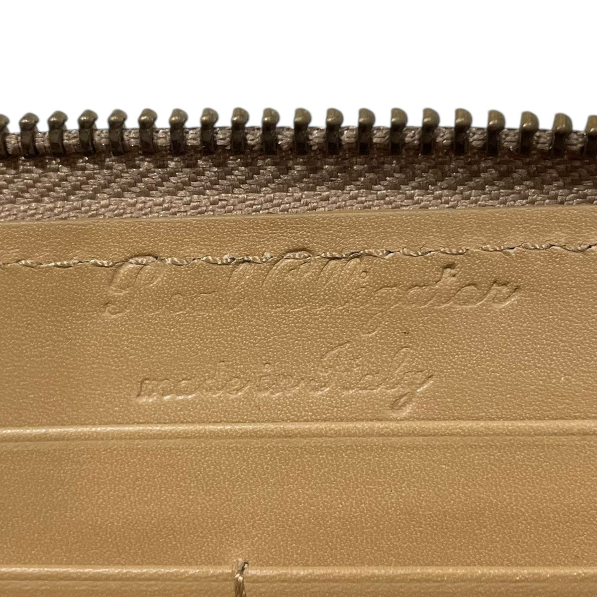 SILVANO BIAGINI×Tutu クロコダイルレザー ロングウォレット ベージュ